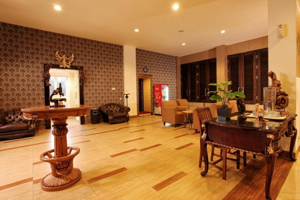 The Victoria Guesthouse Bandung Exterior photo